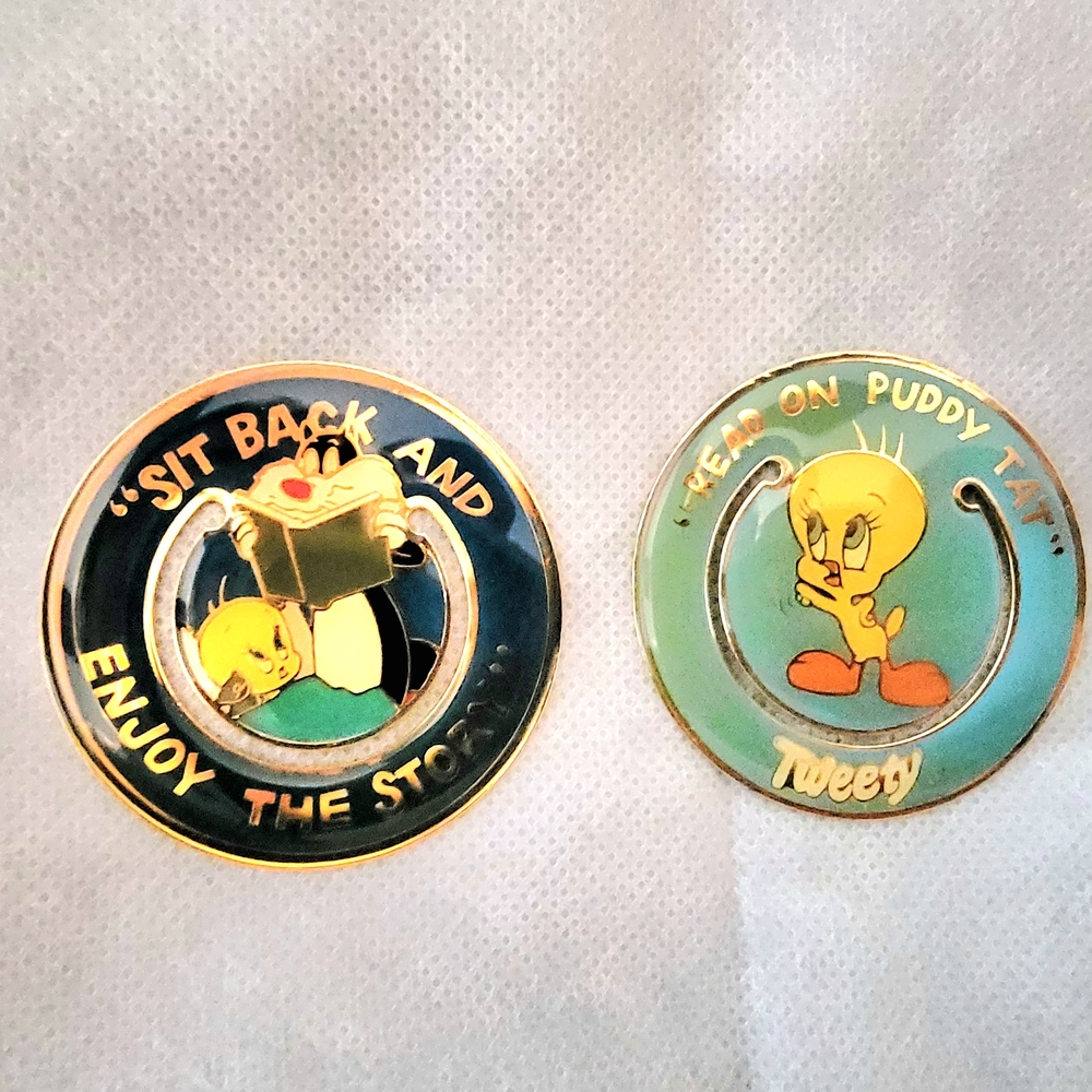 Vintage Warner Bros. Looney Tunes Pins And Bookmarkers